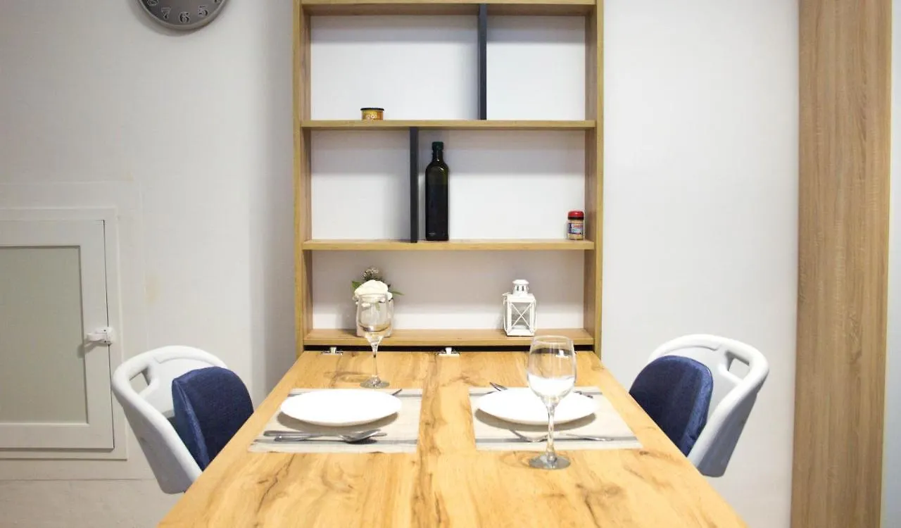 Cozy Studio Apartment Dina 1 - City Center Rijeka 0*,  Croatia